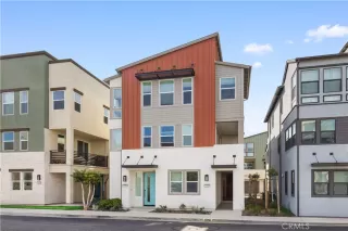 Photo #2: OC26037646 Listing