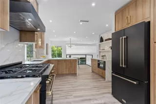 Photo #2: OC26037996 Listing 