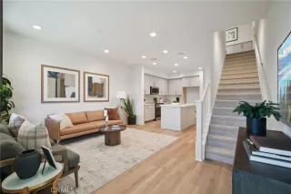 Photo #3: OC26038999 Listing