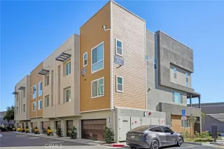 Photo #4: OC26038999 Listing