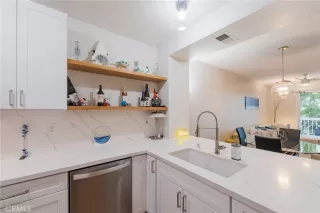 Photo #4: OC26040185 Listing