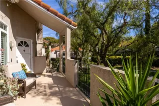 Photo #2: OC26042018 Listing