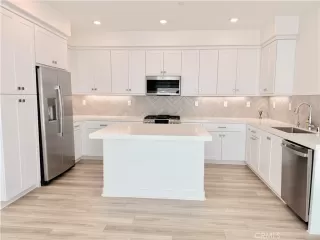 Photo #4: OC26042678 Listing 