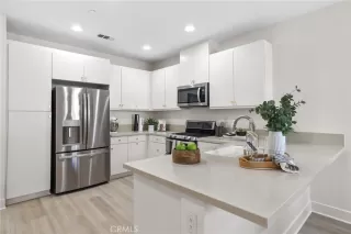 Photo #5: OC26045322 Listing 