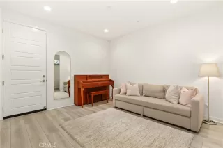 Photo #4: OC26045613 Listing 