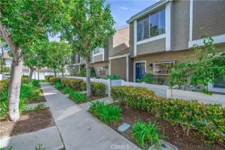 Photo #2: OC26047008 Listing