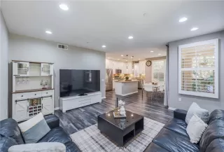 Photo #4: OC26047810 Listing 