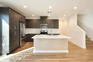 Photo #4: OC26048018 Listing 