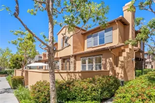 More Details about MLS # OC26048089 : 44 SAPPHIRE #106