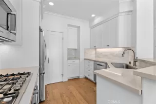 Photo #4: OC26048089 Listing