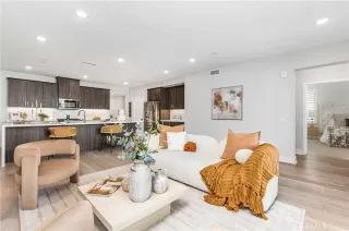 Photo #4: OC26048985 Listing 