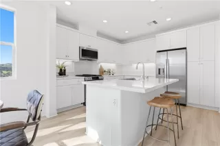 Photo #3: OC26050116 Listing 