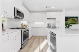 Photo #4: OC26050116 Listing 