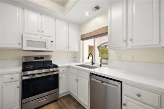 Photo #6: OC26050377 Listing 