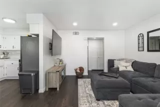 Photo #6: OC26051408 Listing 