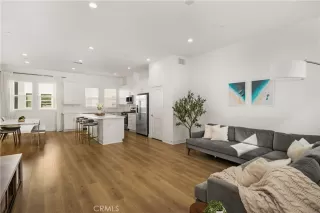 Photo #3: OC26053305 Listing 