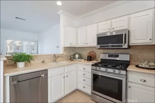 Photo #6: OC26054346 Listing 