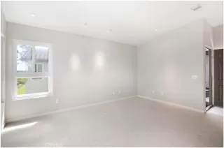 Photo #6: OC26054618 Listing