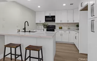 Photo #5: OC26055428 Listing