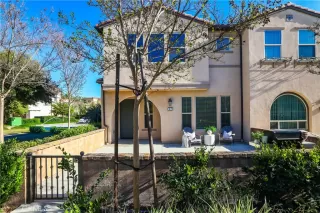 Photo #2: OC26055657 Listing 