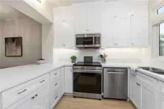 Photo #4: OC26056196 Listing 