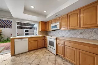 Photo #3: OC26056684 Listing 