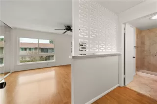 Photo #5: OC26056684 Listing 