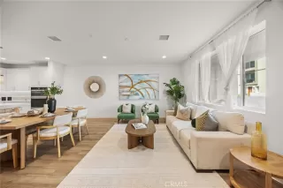 Photo #4: OC26056752 Listing