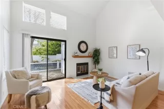 Photo #4: OC26056945 Listing 