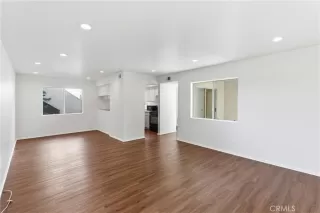 Photo #4: OC26057252 Listing 