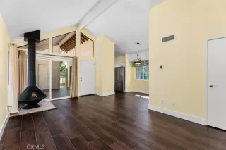 Photo #5: OC26057670 Listing 