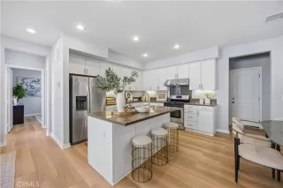 Photo #6: OC26057725 Listing