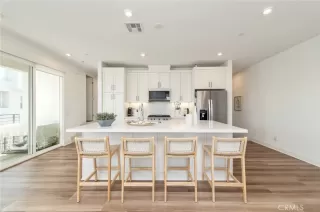 Photo #4: OC26058761 Listing 