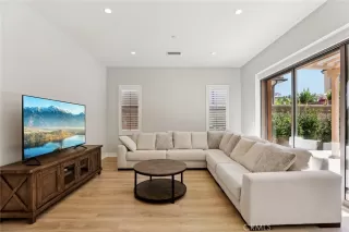 Photo #4: OC26060134 Listing 