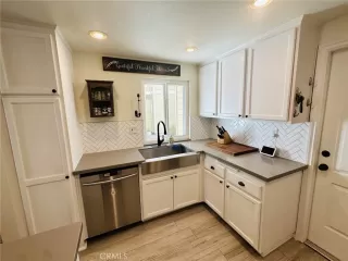 Photo #2: OC26061278 Listing