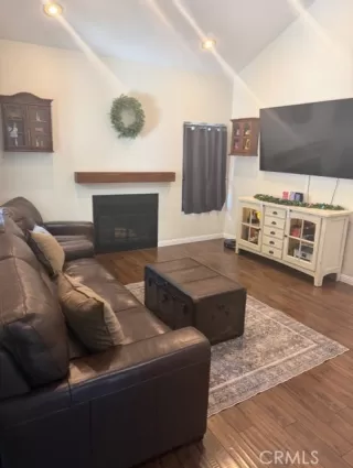 Photo #4: OC26061278 Listing