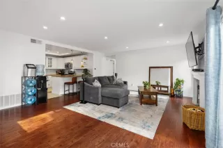 Photo #4: OC26061298 Listing 