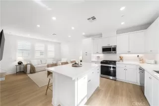 Photo #4: OC26062446 Listing 