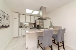 Photo #4: OC26062997 Listing