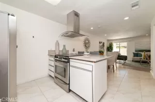 Photo #5: OC26062997 Listing