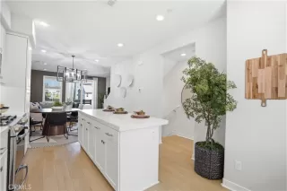 Photo #4: OC26063769 Listing