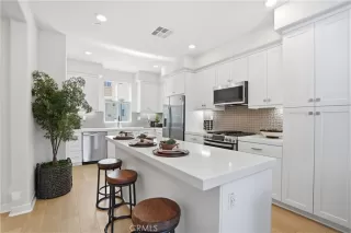 Photo #5: OC26063769 Listing