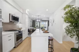 Photo #6: OC26063769 Listing