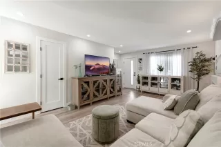 Photo #2: OC26063951 Listing 