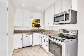 Photo #5: OC26064098 Listing 