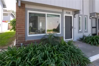 Photo #4: OC26064376 Listing