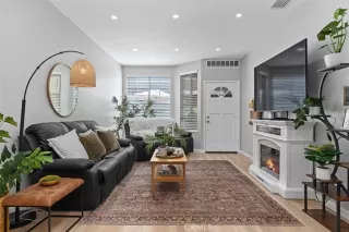 Photo #5: OC26064514 Listing