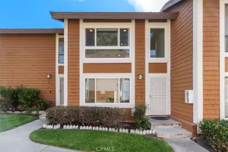 Photo #4: OC26064613 Listing