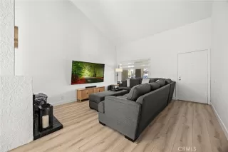 Photo #4: OC26064730 Listing