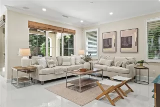 Photo #2: OC26065301 Listing